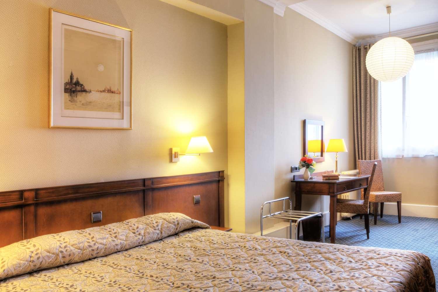 Best Western De Diane Nevers Bagian luar foto