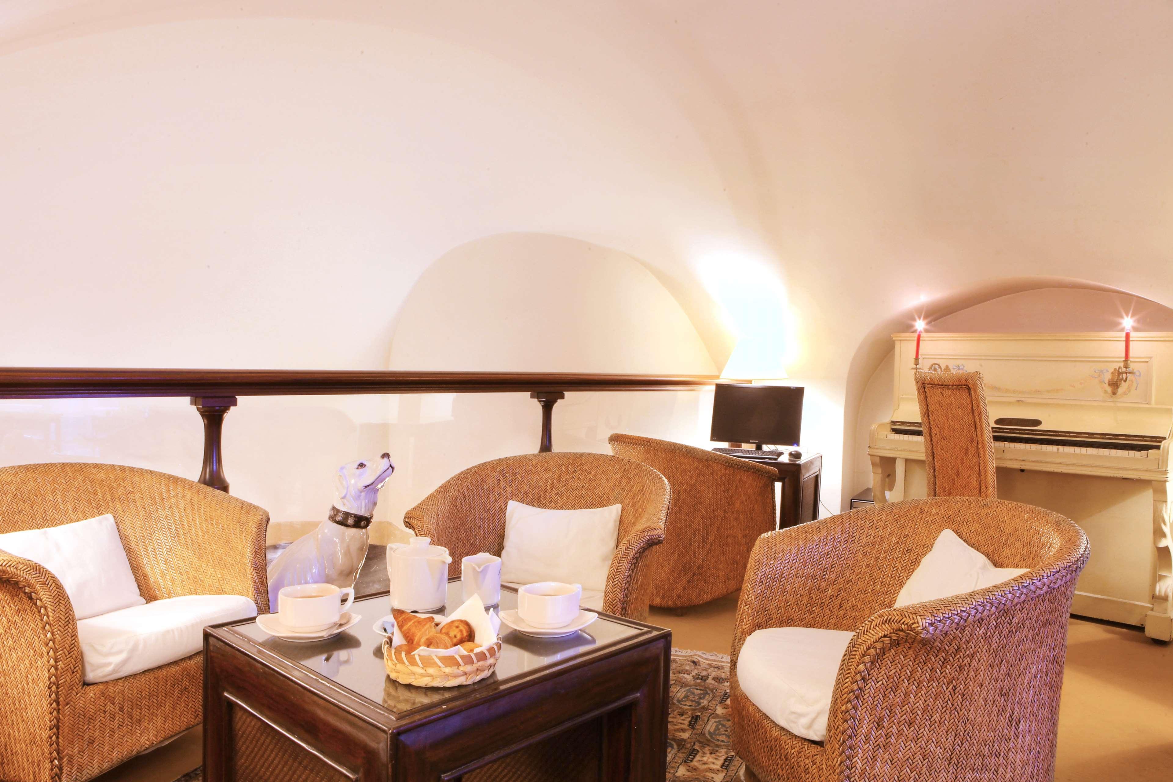 Best Western De Diane Nevers Bagian luar foto