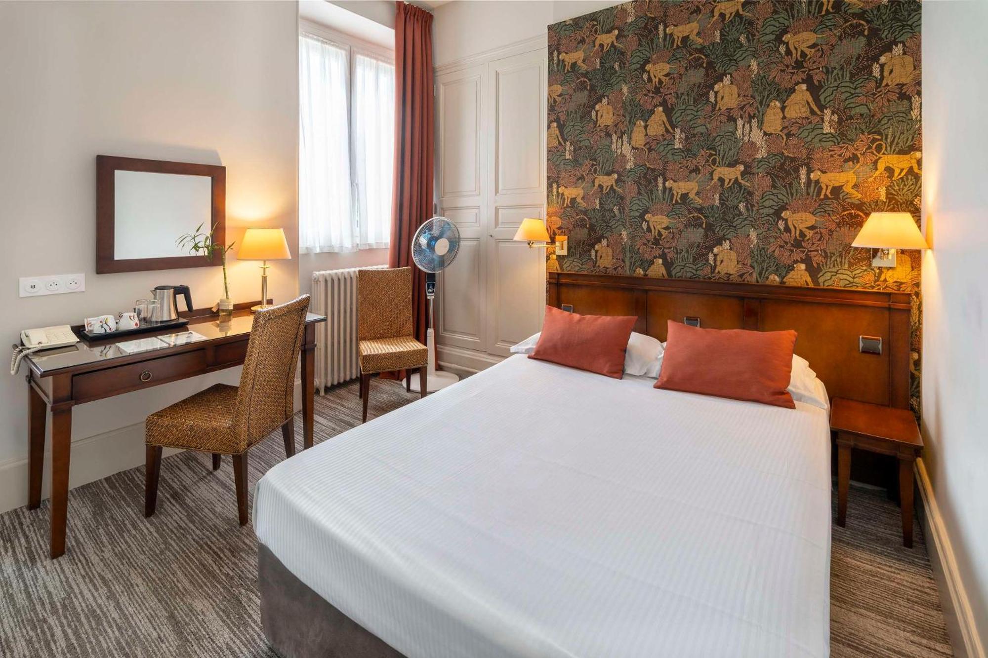 Best Western De Diane Nevers Bagian luar foto