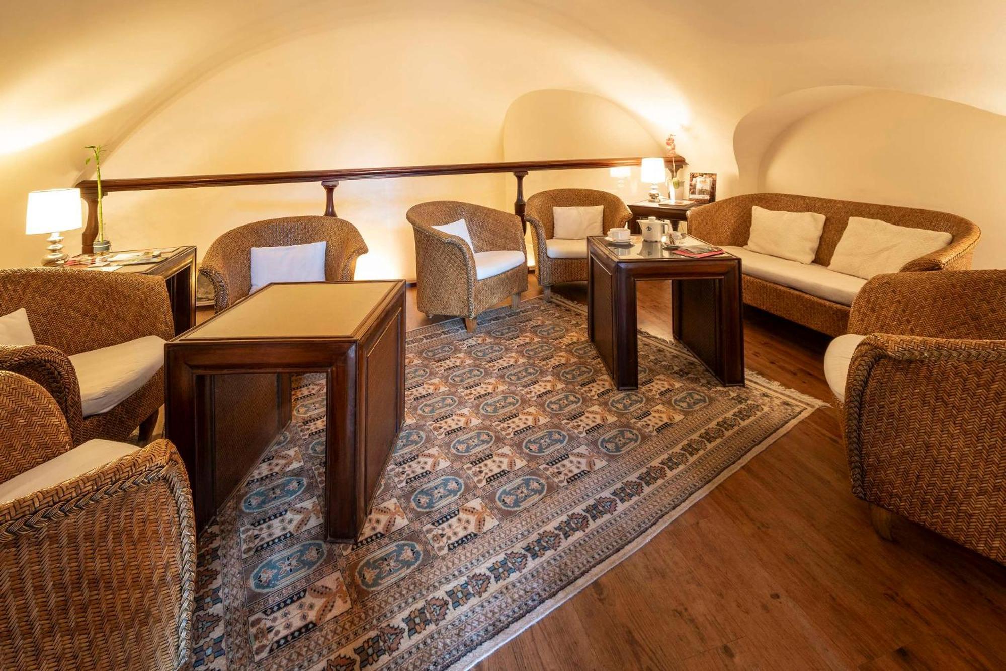 Best Western De Diane Nevers Bagian luar foto