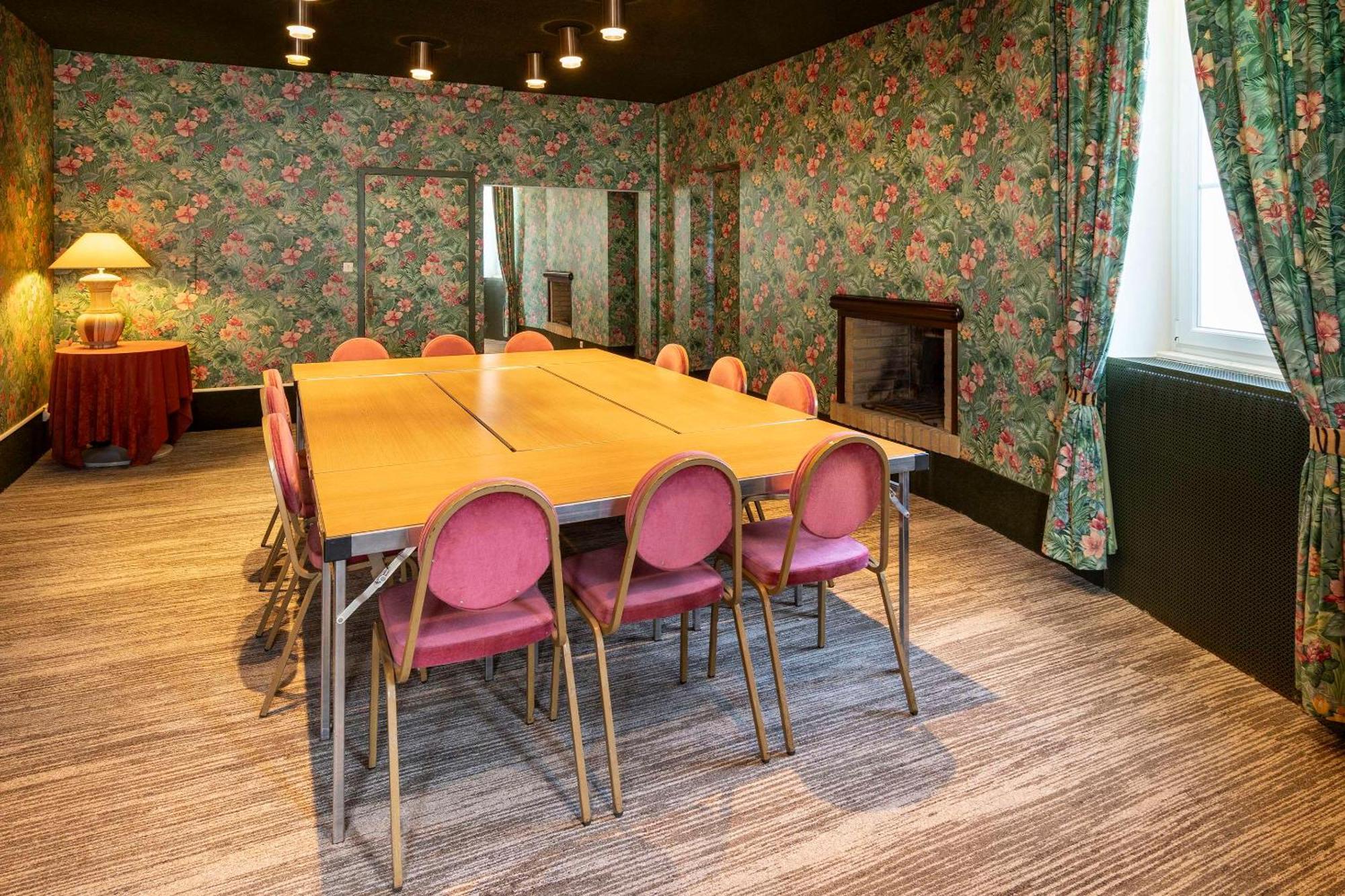 Best Western De Diane Nevers Bagian luar foto